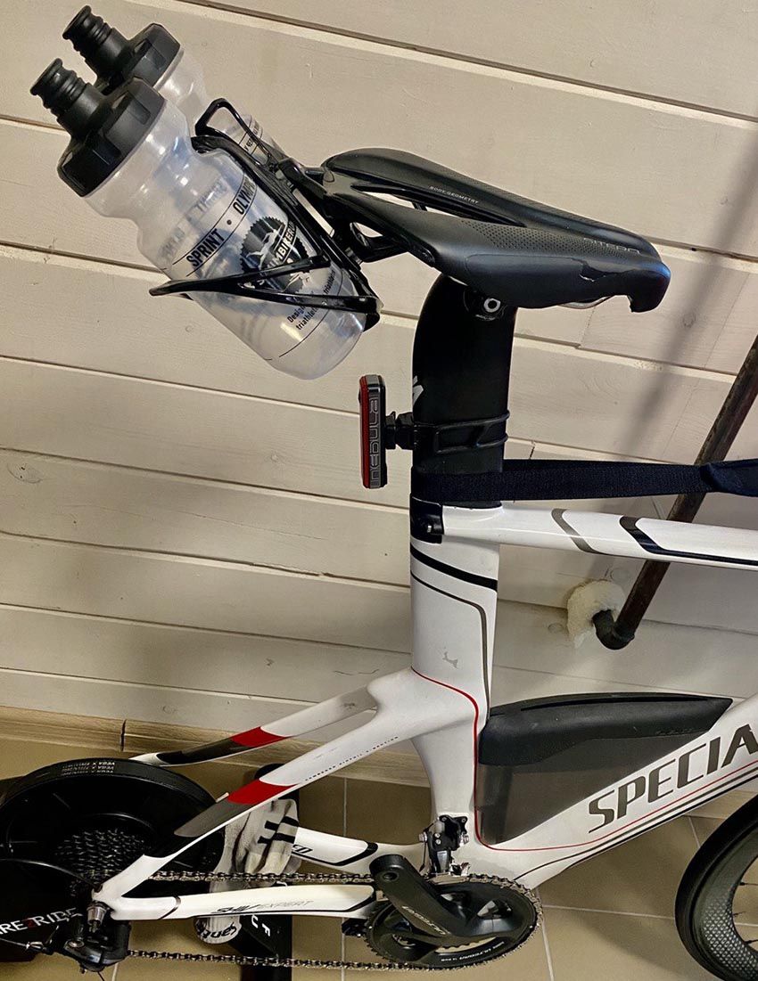 Пример парного крепления фляг на велосипед